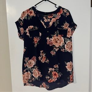 Floral navy blouse 🌺